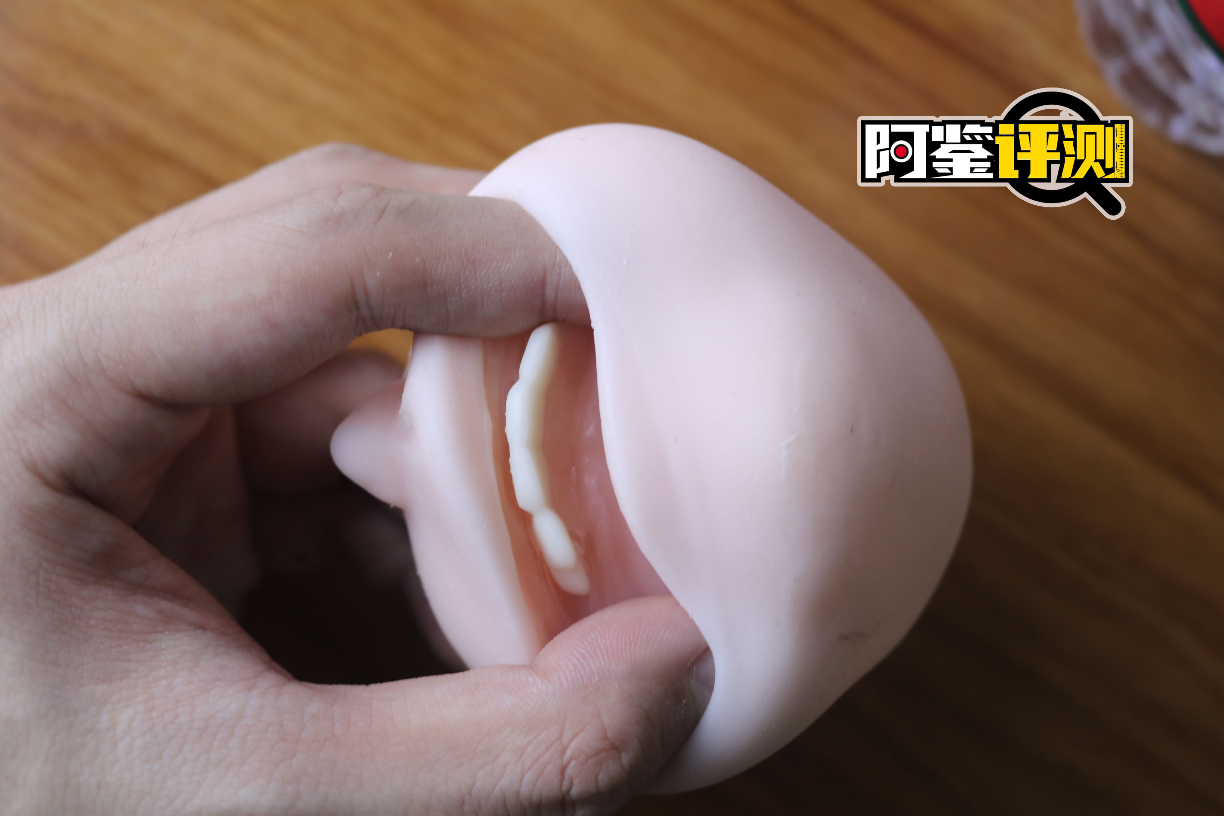 magic eyes真实之口mini(软款)评测,口杯最重要的就该是舌头和牙齿吧?