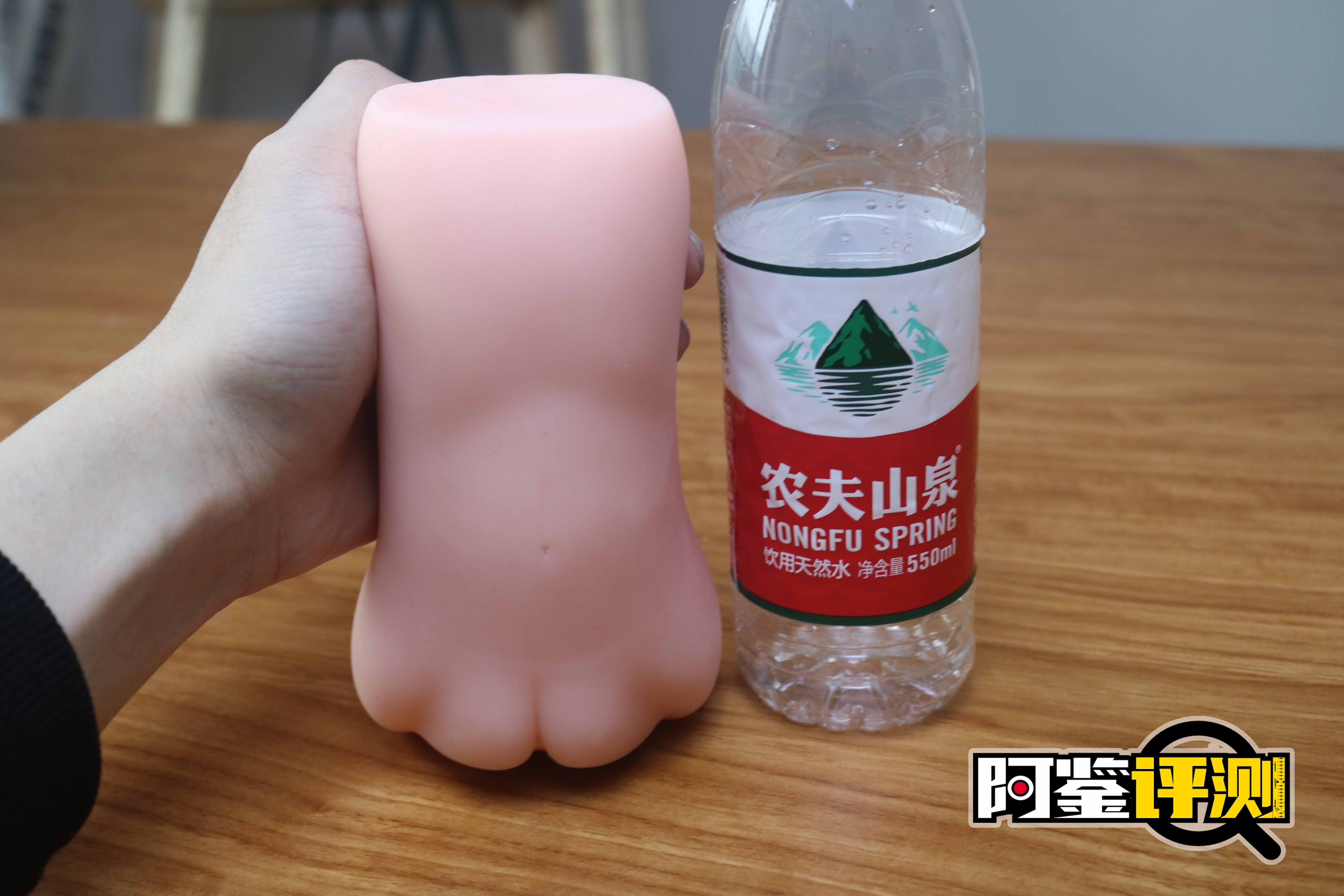 趣网-琉璃兔(排气杯)评测!高质量胶体!玩法类似R20的进阶长形名器