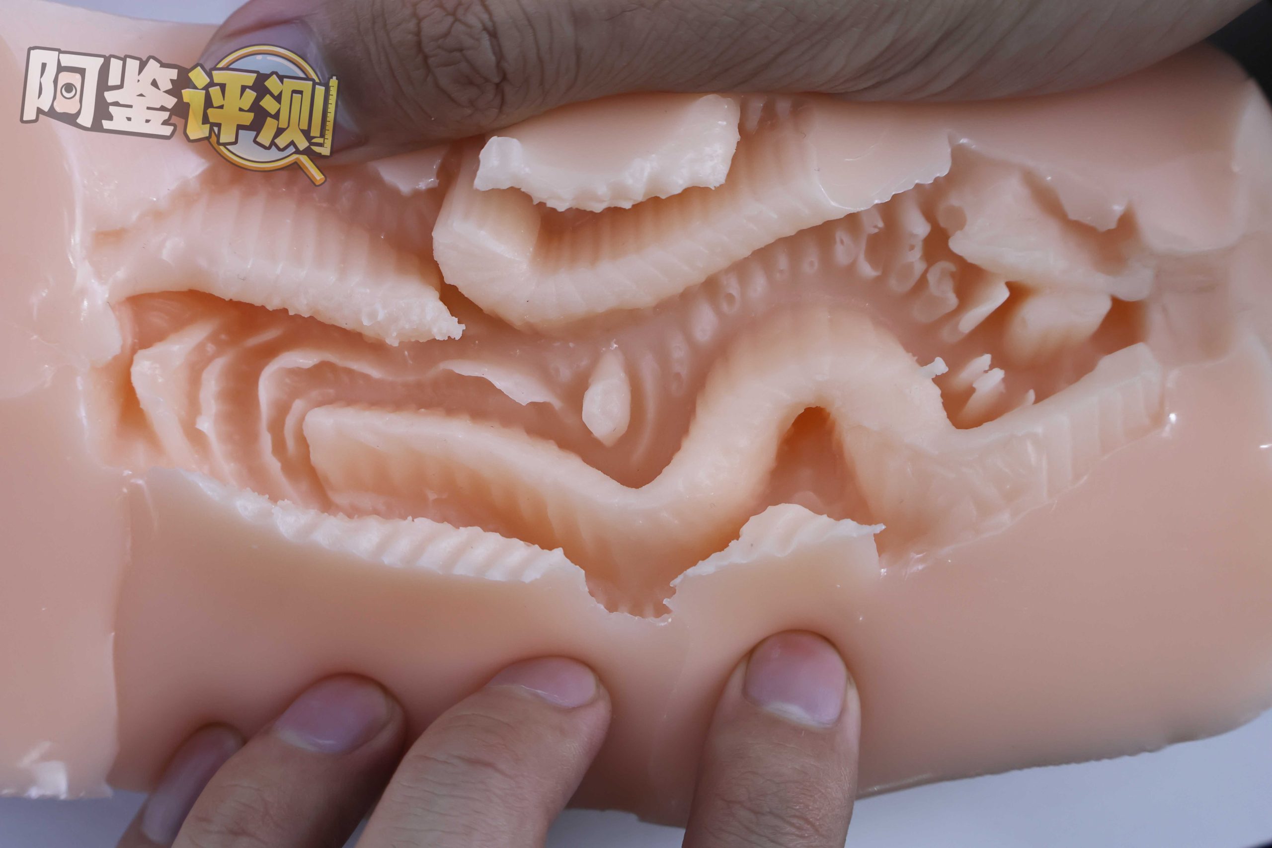 汤马托易士——“乳虐牢笼—人妻搜查官”评测!藏在变态联名包装下的,是超实用的复杂触手