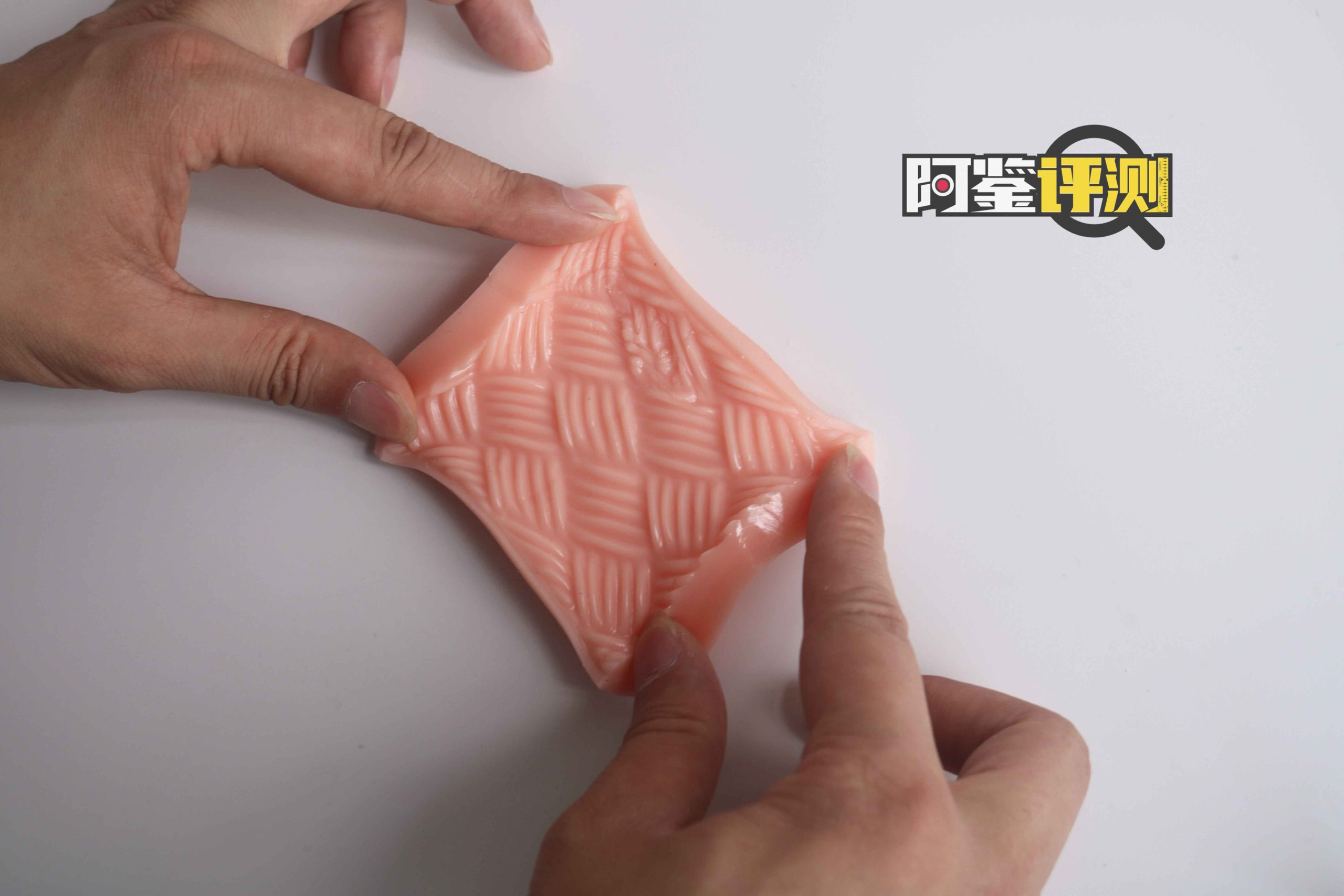 GXP—“口袋魅魔”评测!低克重底配贯通套,体验最贫瘠的飞机杯类型