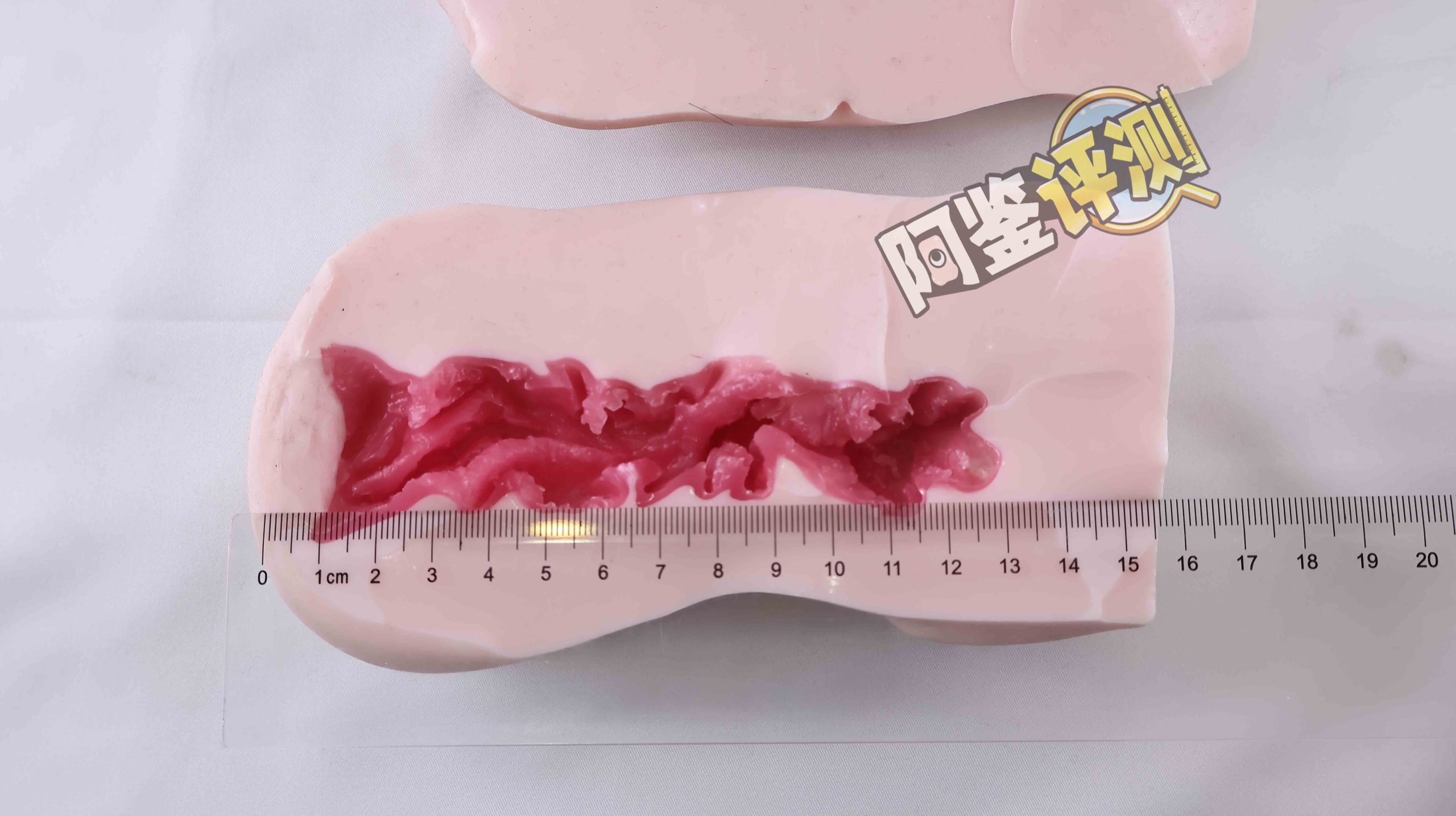 魔眼——“肉超紧莉娜”评测!少女的成长!等等....谁在我飞机杯里放刀片?