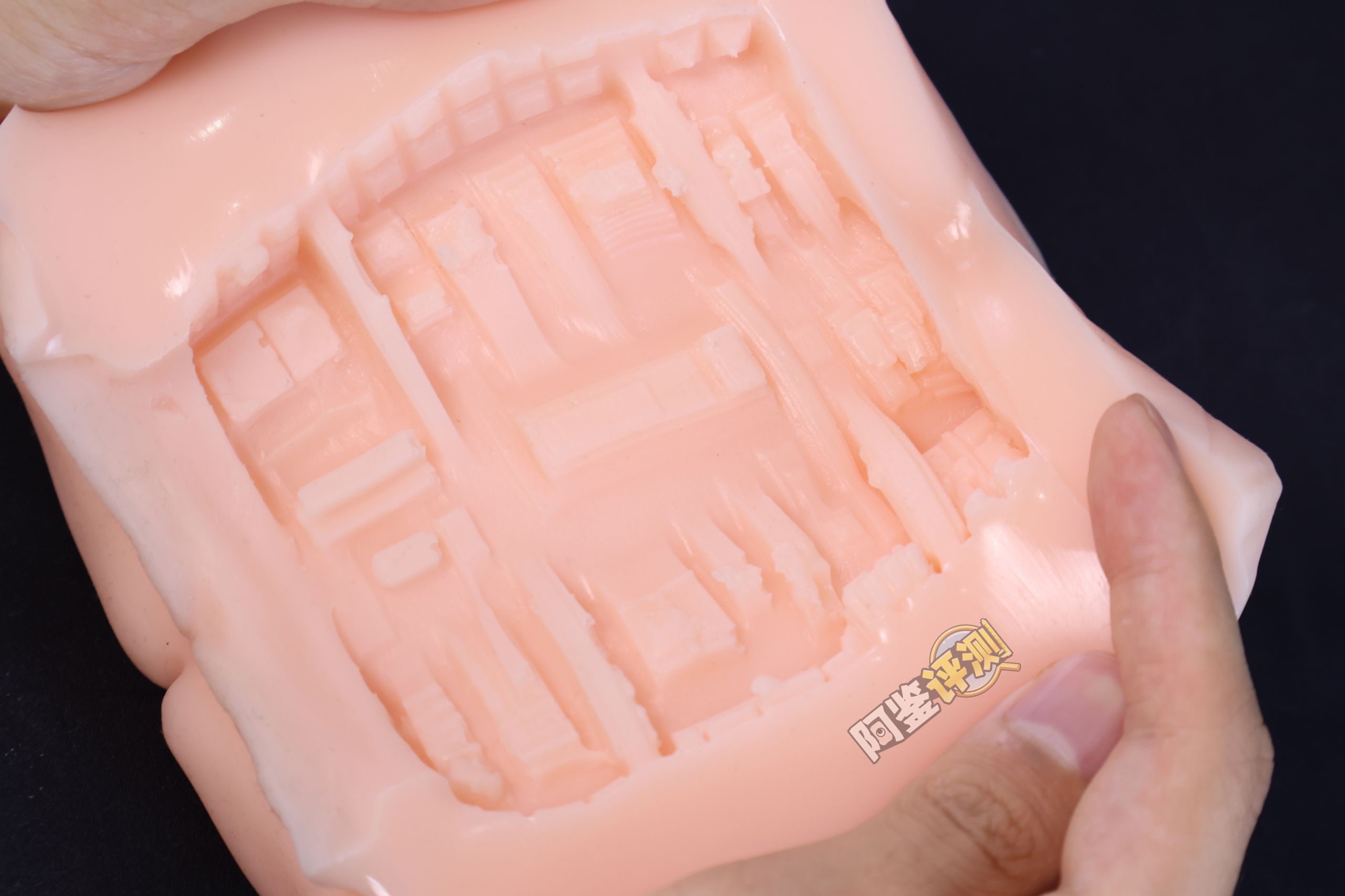 汤玛托易士——“雏宫病院”评测!“运输船”一样的层叠方块,有机胶体中有种机械的无机感