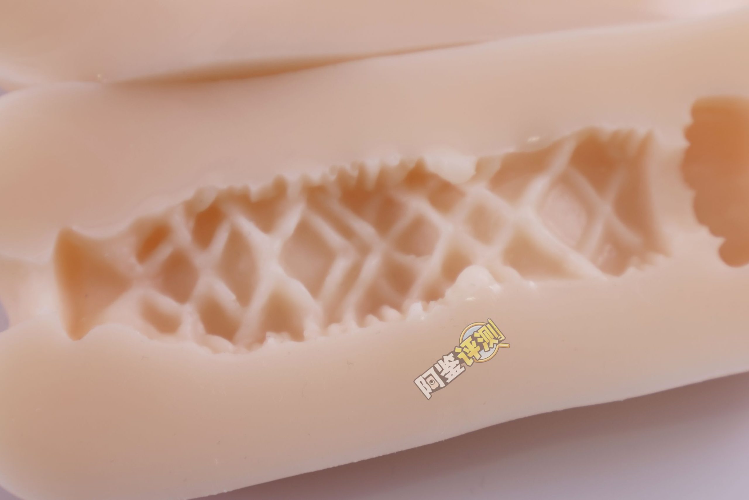 汤玛托易士——“温柔寝取”评测!看着很low的样子,居然有如此特殊的剐蹭感!