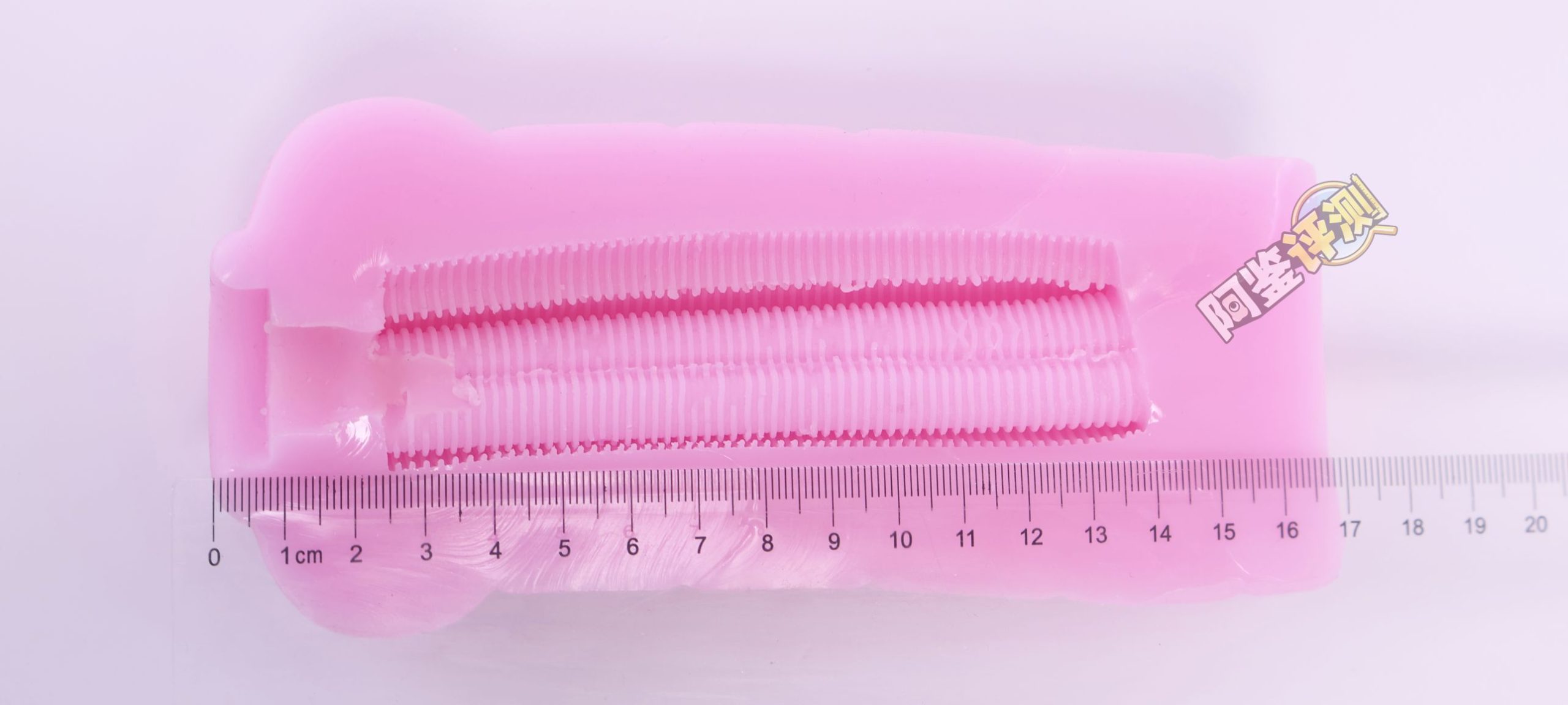 火炮——“口交皇后”评测!试图做出上下都有舌头的口交感,但实际结果相当平淡