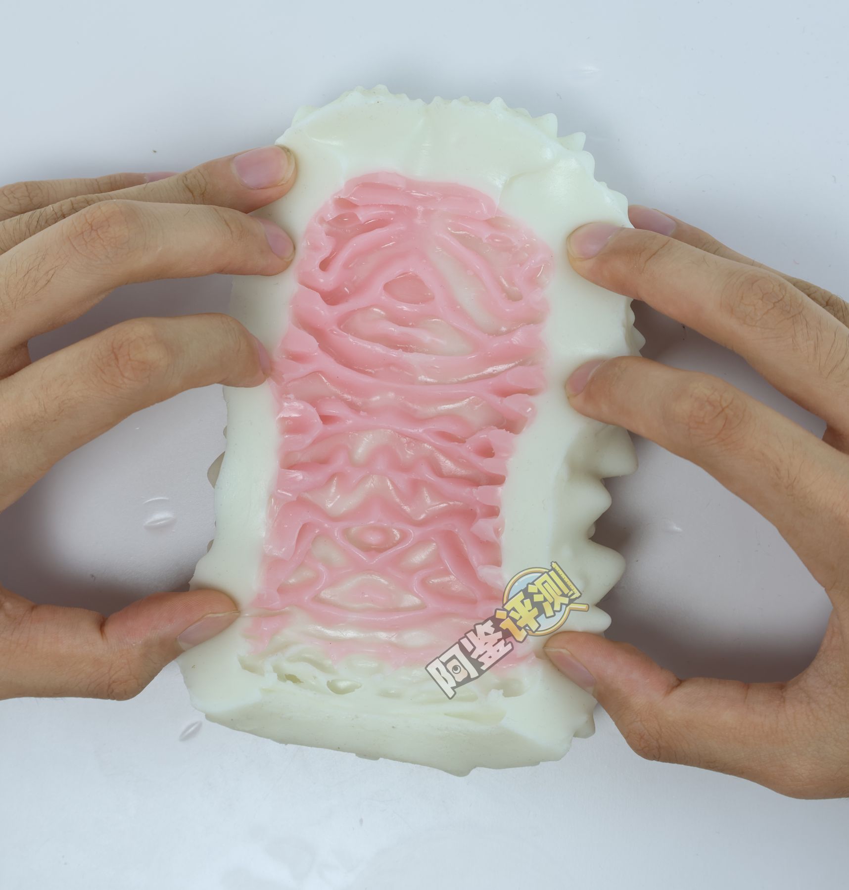 国产大魔王——“白丸”评测!虽然外形手感非常奇怪,但通道的剐蹭感不错