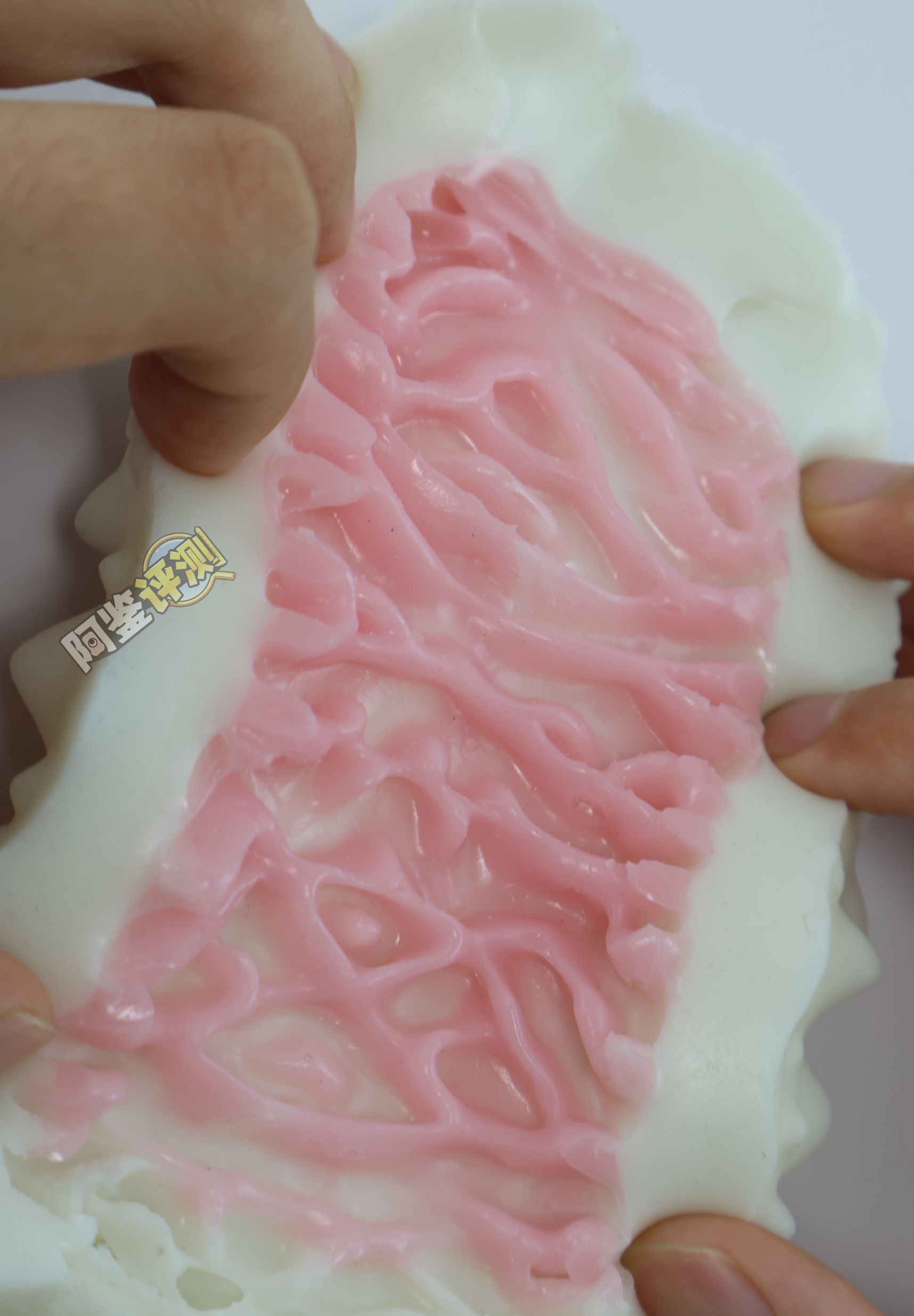 国产大魔王——“白丸”评测！虽然外形手感非常奇怪，但通道的剐蹭感不错