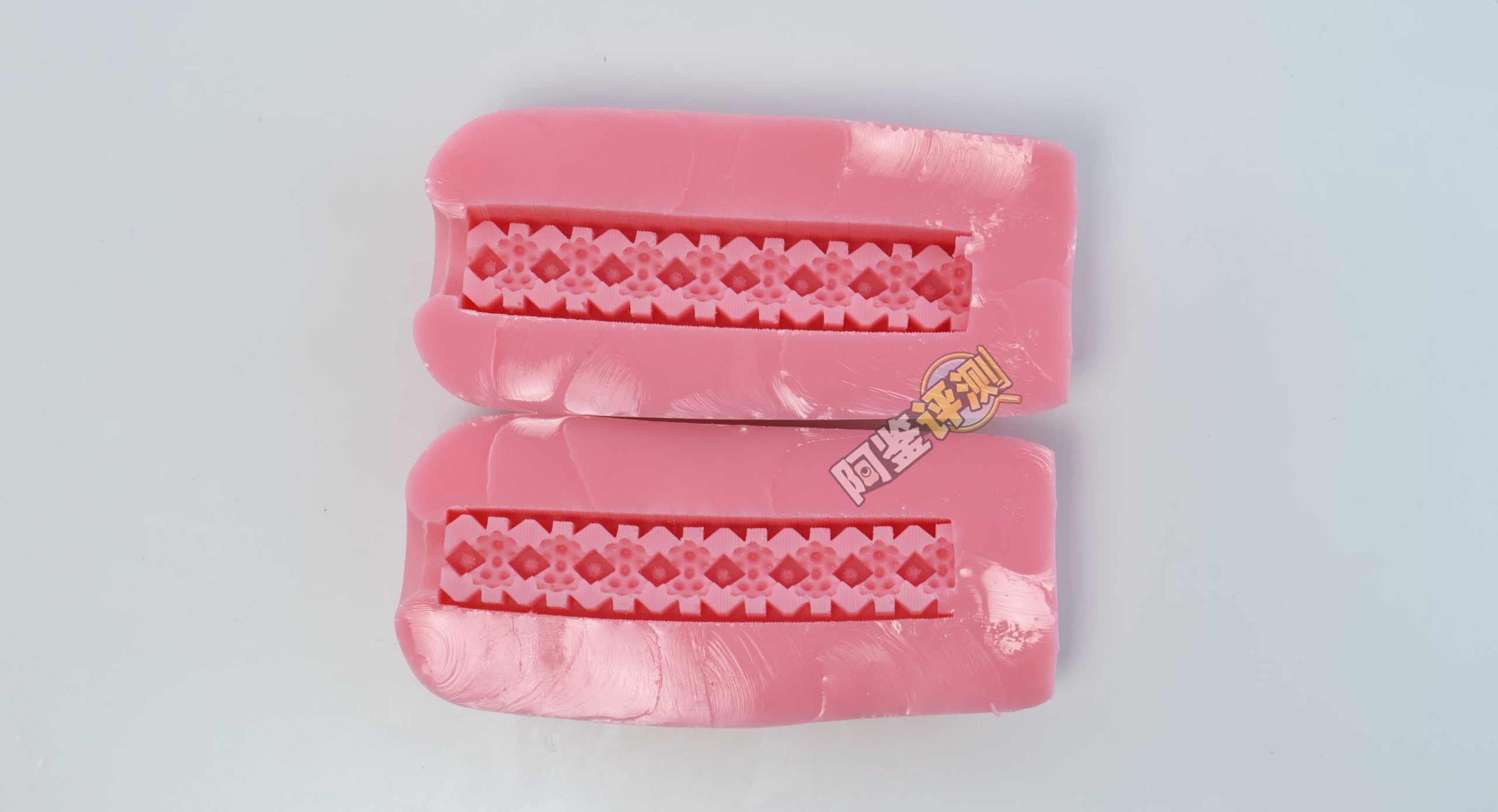 COOLP——“肉球喵杯”评测!粉色的超大圆柱,首创的“包裹式凸起”!