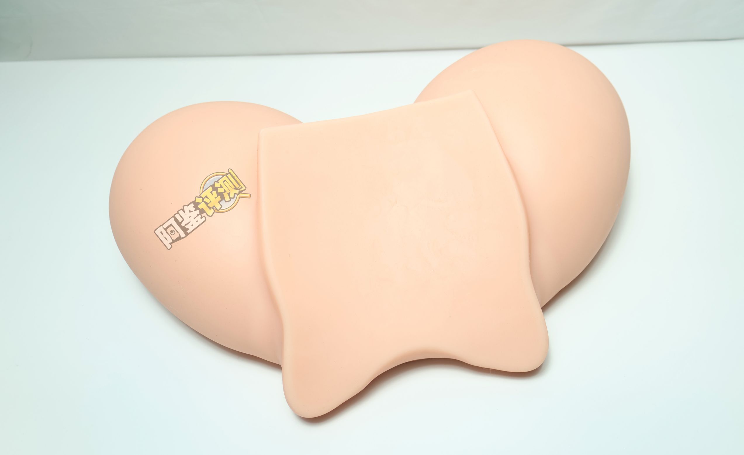 傲川——“爆乳娘”评测!猎奇的超级大雷,能铺满桌面的超级爆乳!