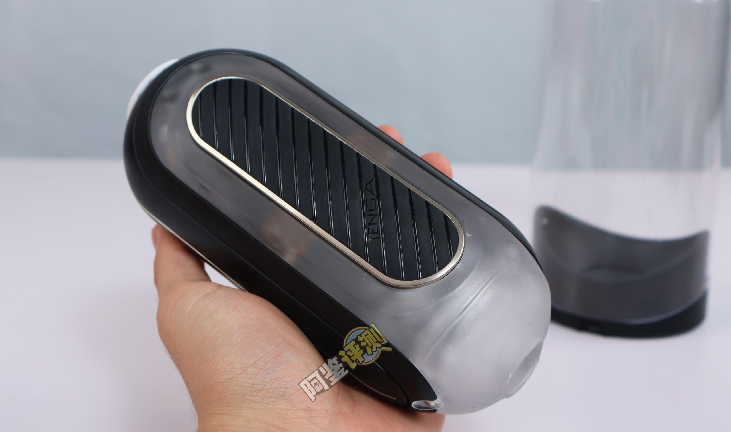 TENGA——“flip GRAVITY黑(电动版)”评测!夹更紧的“魔怔真空杯”,还有个紧贴的震动选项