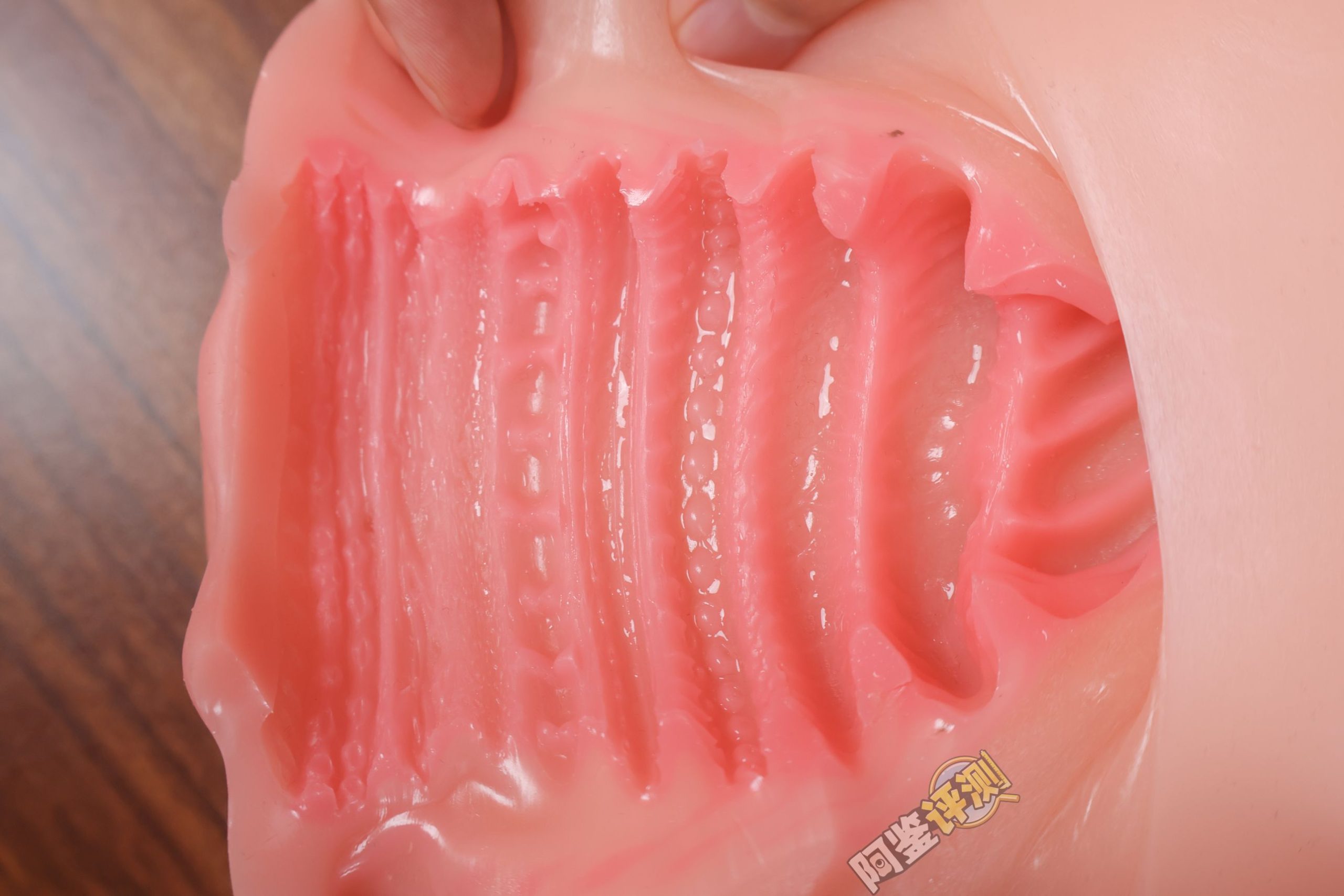 傲川——“爆乳娘”评测!猎奇的超级大雷,能铺满桌面的超级爆乳!