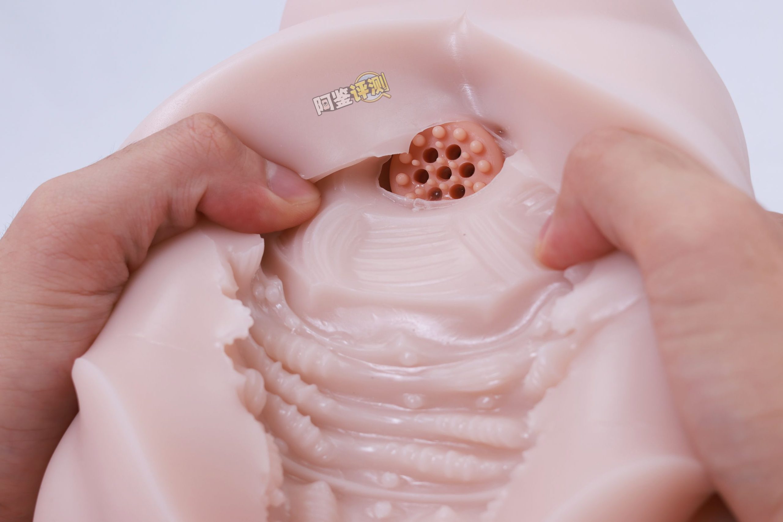 趣网COC——“YU酱”评测!大克重的吮吸电动杯,通道末端的奇怪吸气口