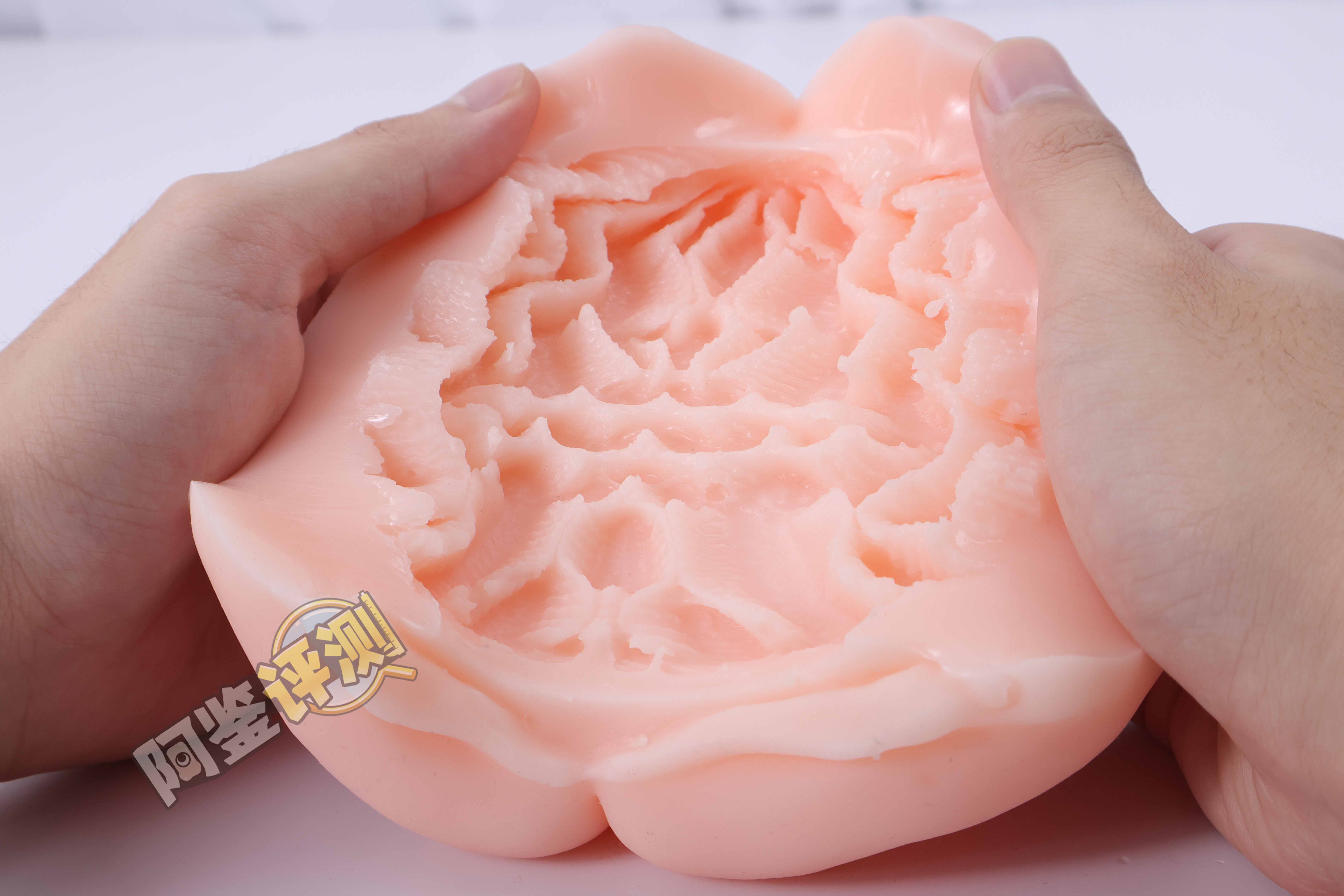 汤马托易士——“乳虐牢笼—人妻搜查官”评测!藏在变态联名包装下的,是超实用的复杂触手