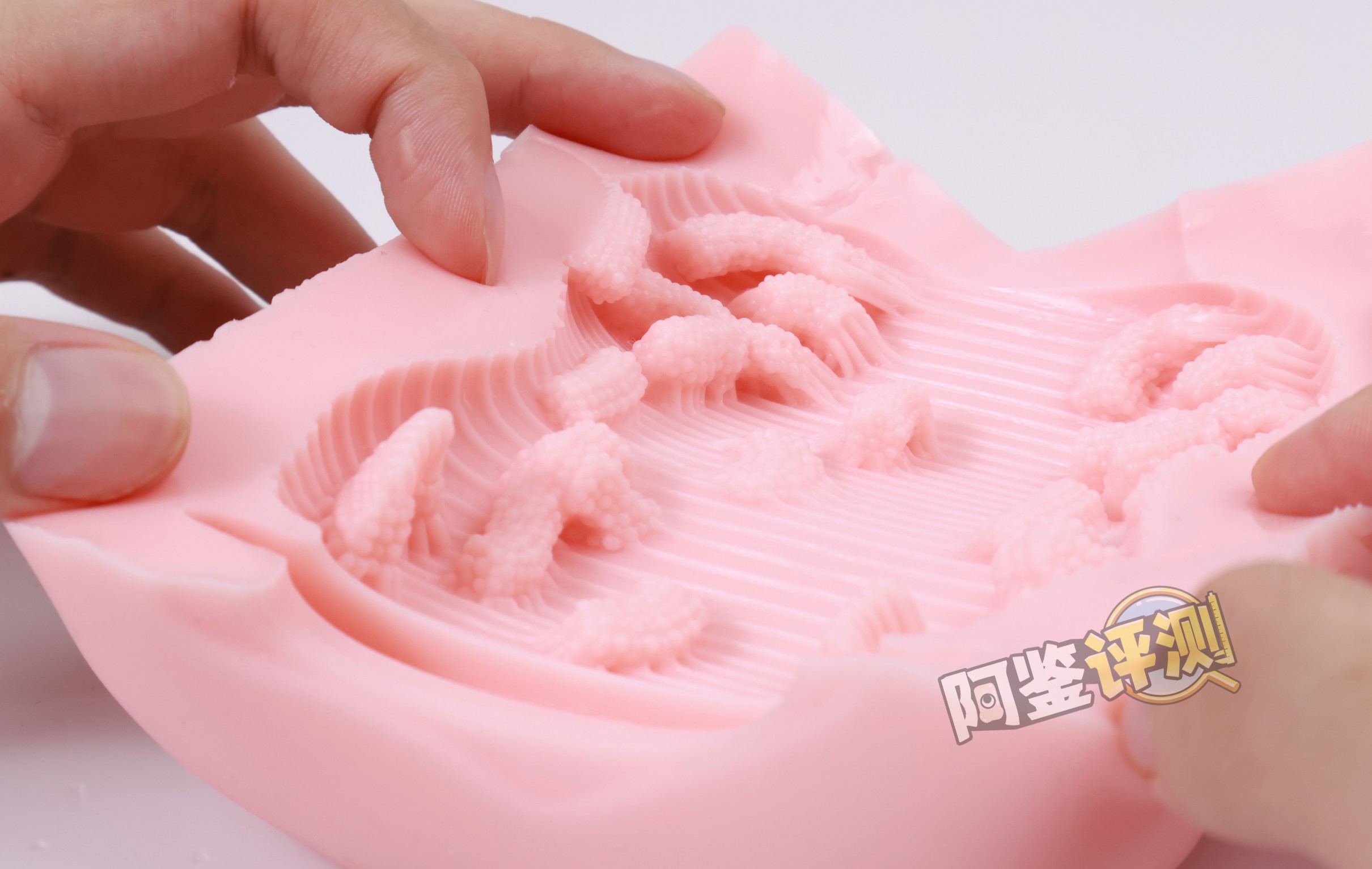 对子哈特——“ 梦幻术士”评测!似曾相识的杂乱感,这系列招牌的真空感已经消失不见了...