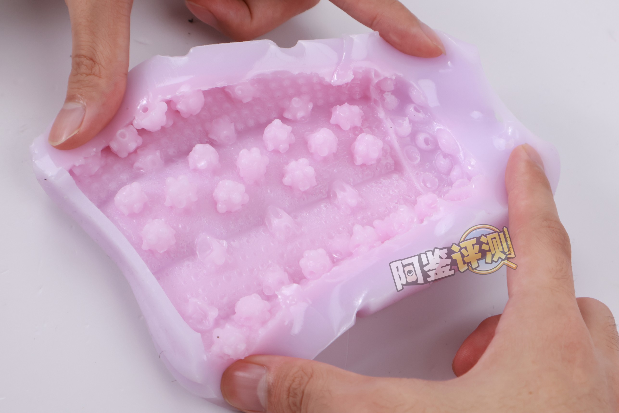 火炮——“绝顶激热”评测!牛牛向前冲!具有“随机性”的闯关型飞机杯!