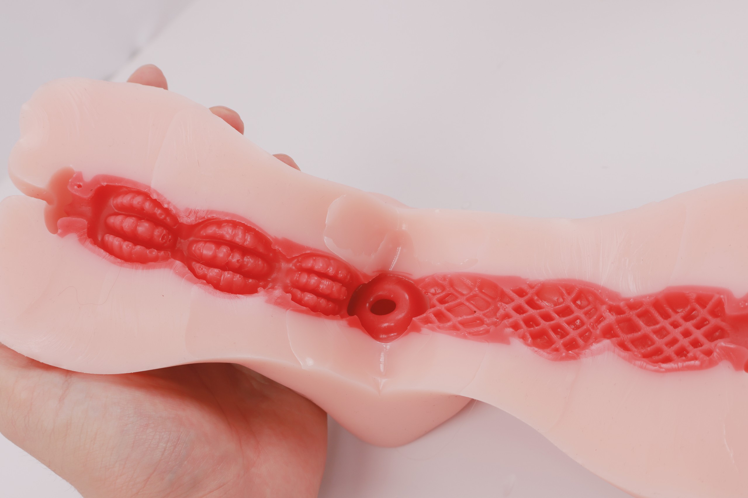 lovefactor——“职场魅魔”评测!在日本流行的剐蹭感设计,终于得到了一个厚实优质的"肉体"