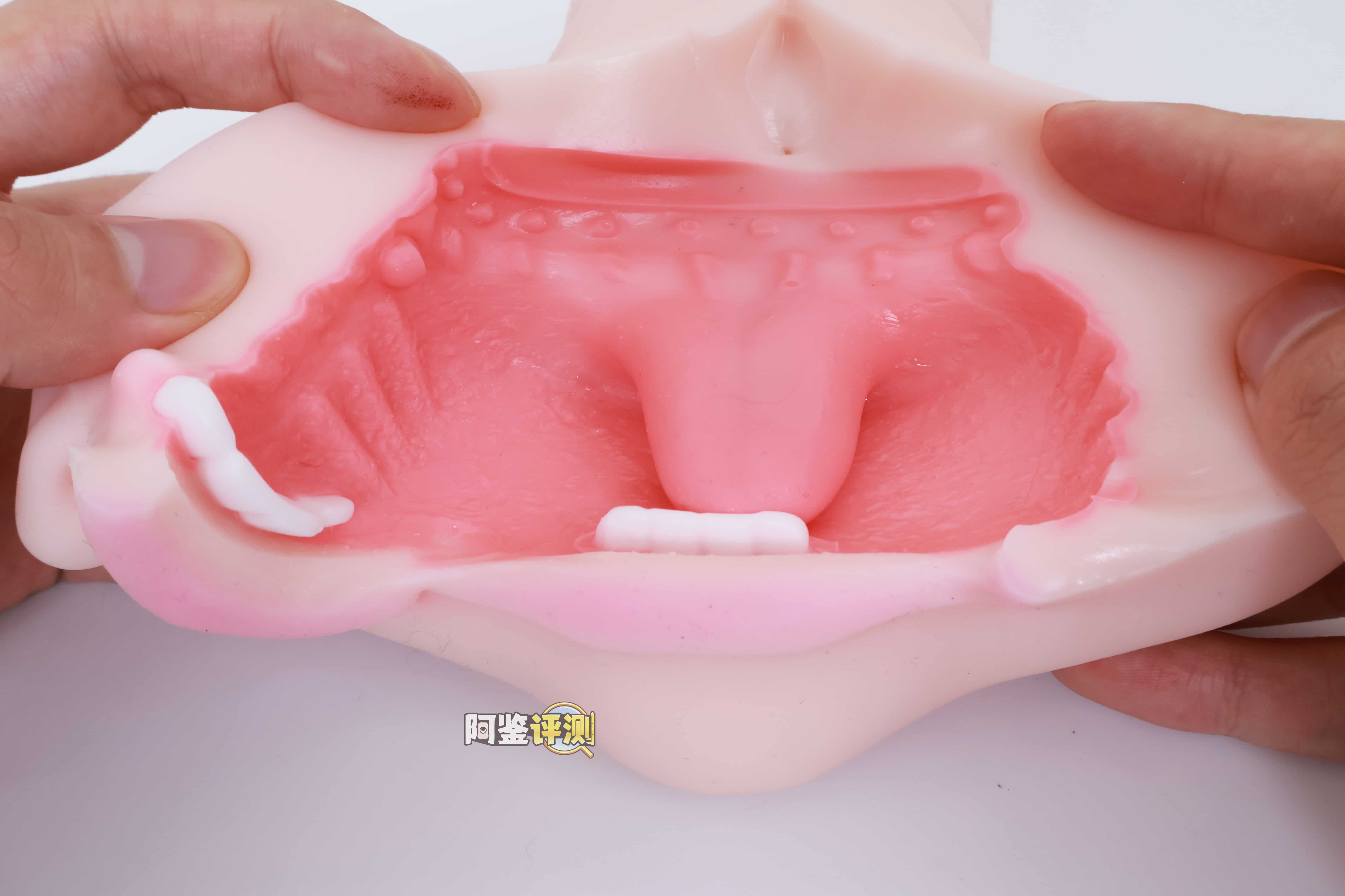 YUU——“饶舌辣妹”评测！噱头就是这个杯子的全部了.....像搞笑玩具一样毫无实用性的产品