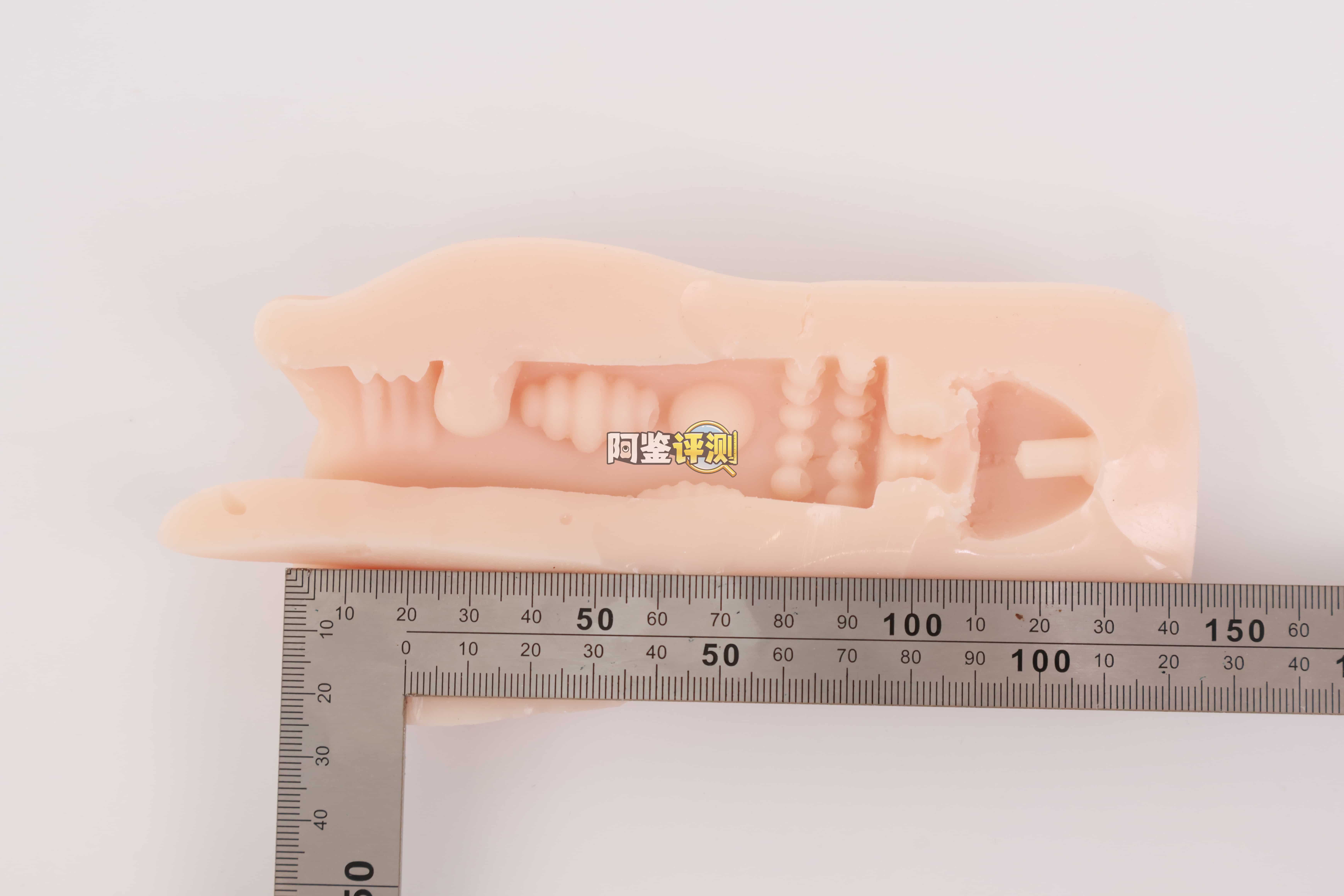 A-one——"长舌辣妹"评测!超级光滑的平整长舌头,刺激度实在是太低了