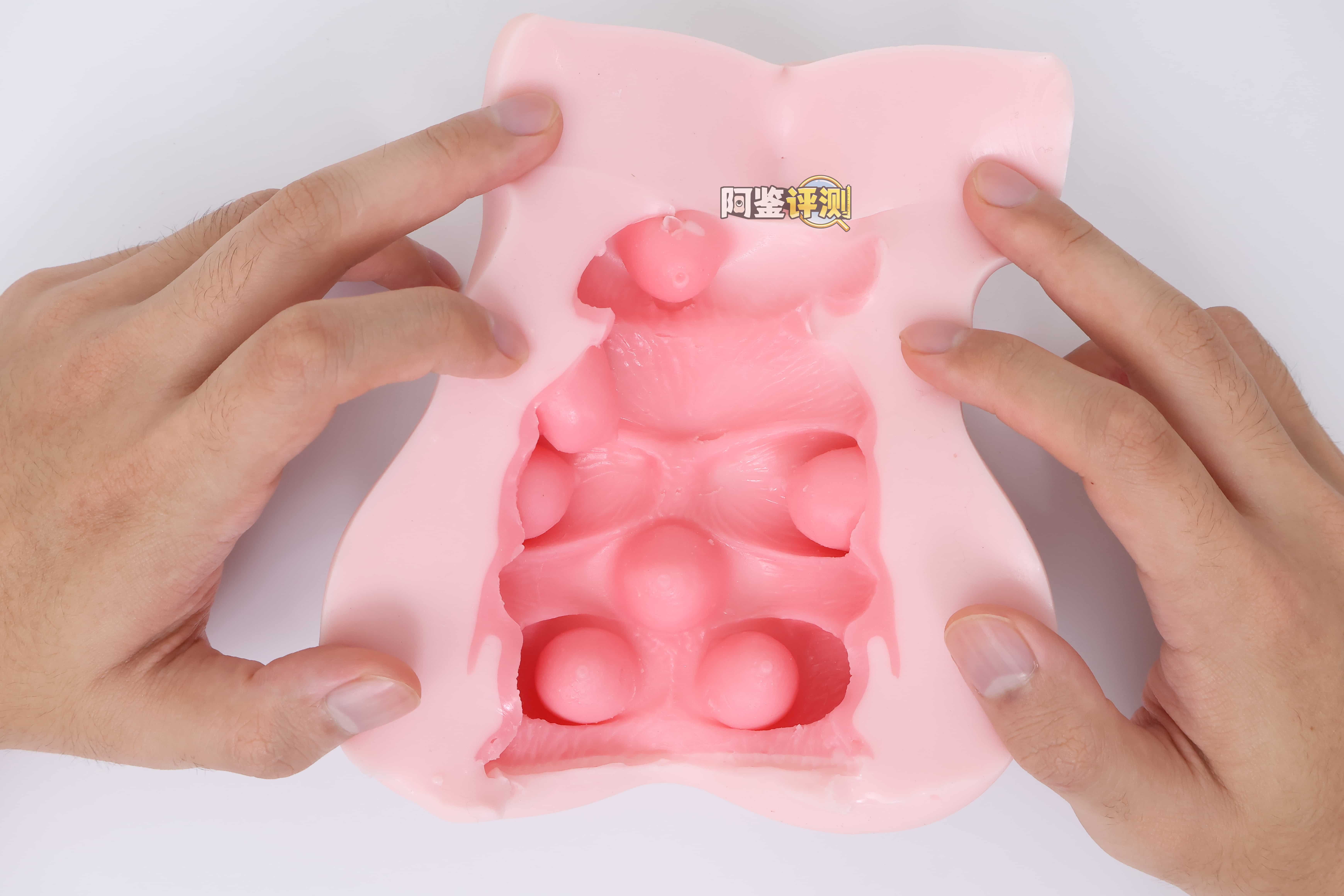 YUU——”乳推神乐”评测!乳交居然要靠通道结构来实现?这设计概念多少是有点搞笑成分在