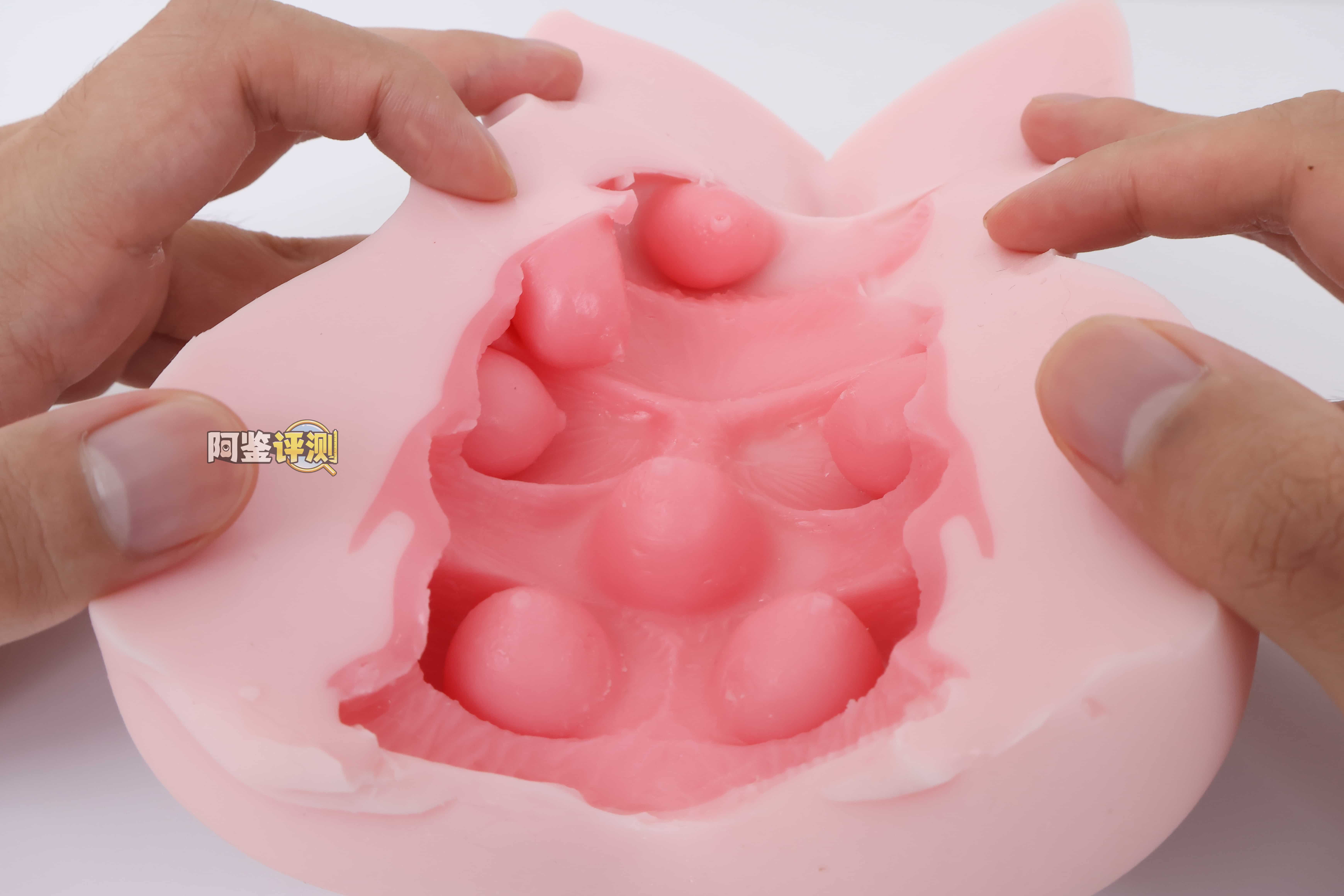 YUU——”乳推神乐”评测!乳交居然要靠通道结构来实现?这设计概念多少是有点搞笑成分在