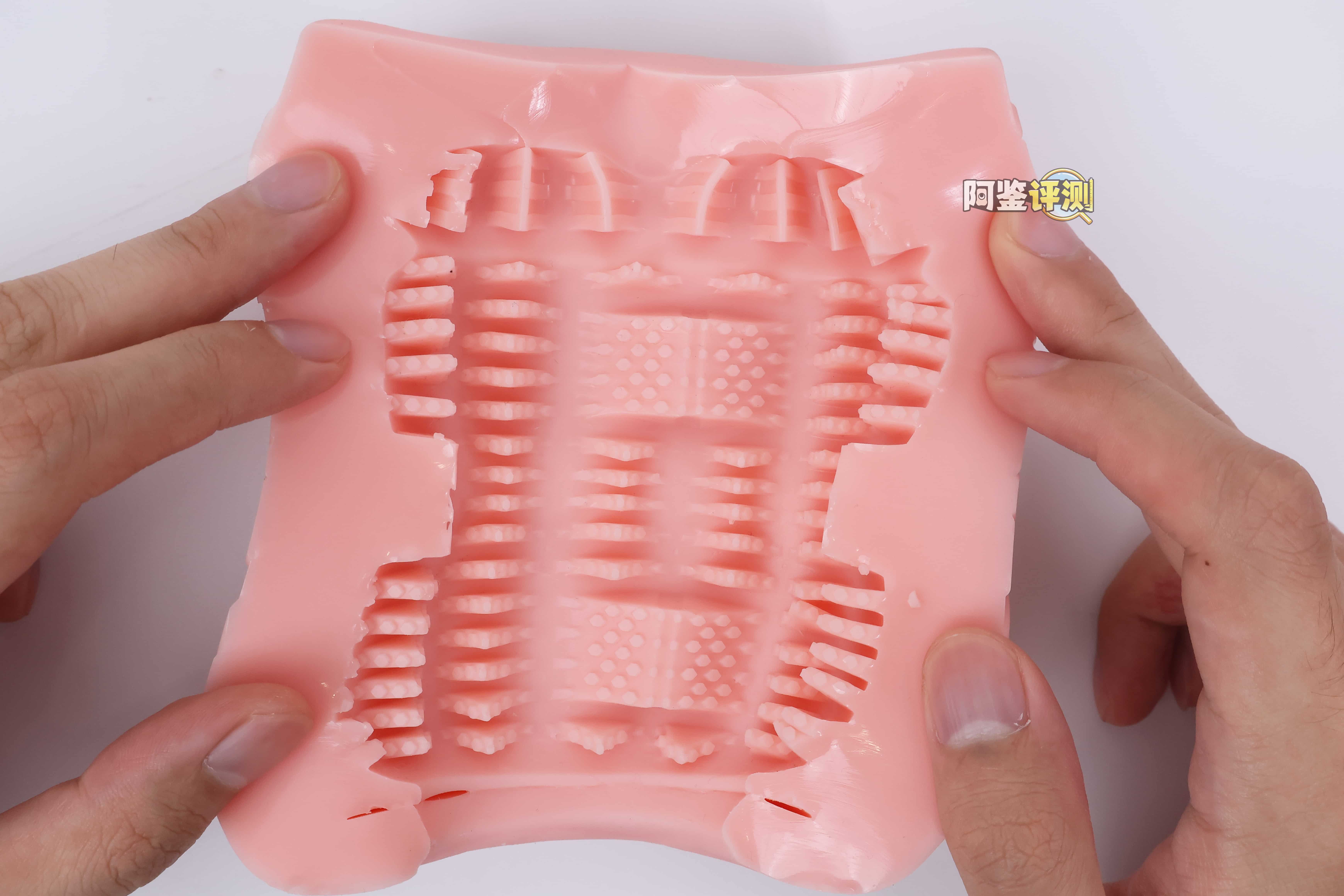 对子哈特——”宝石术士”评测！与排气法完全无缘的大空腔小杯，纹理的密度太低体验非常空洞